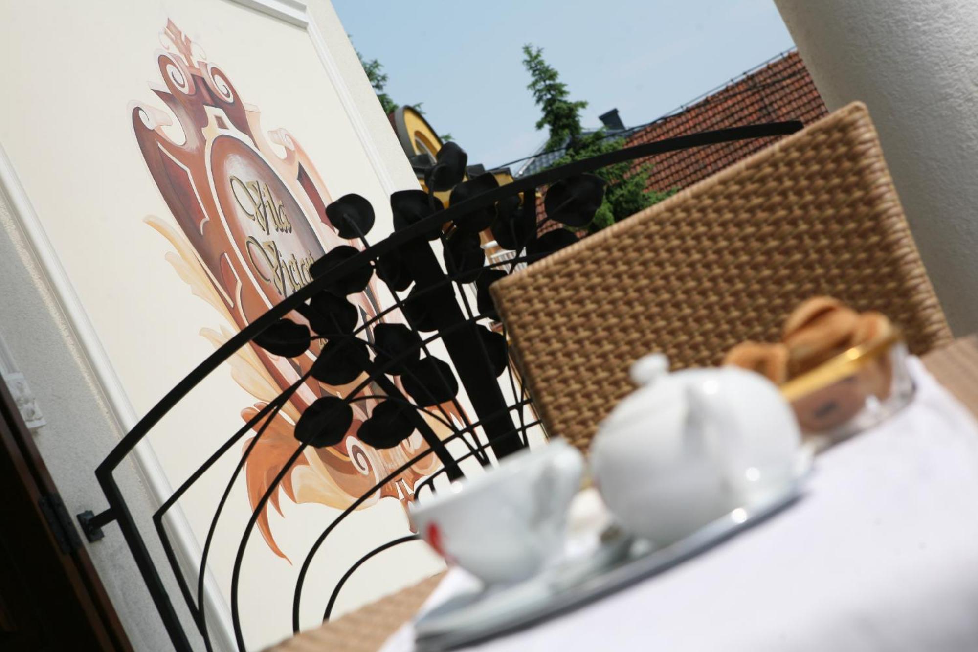 Hotel Villa Viktorija Banja Luka Exterior photo